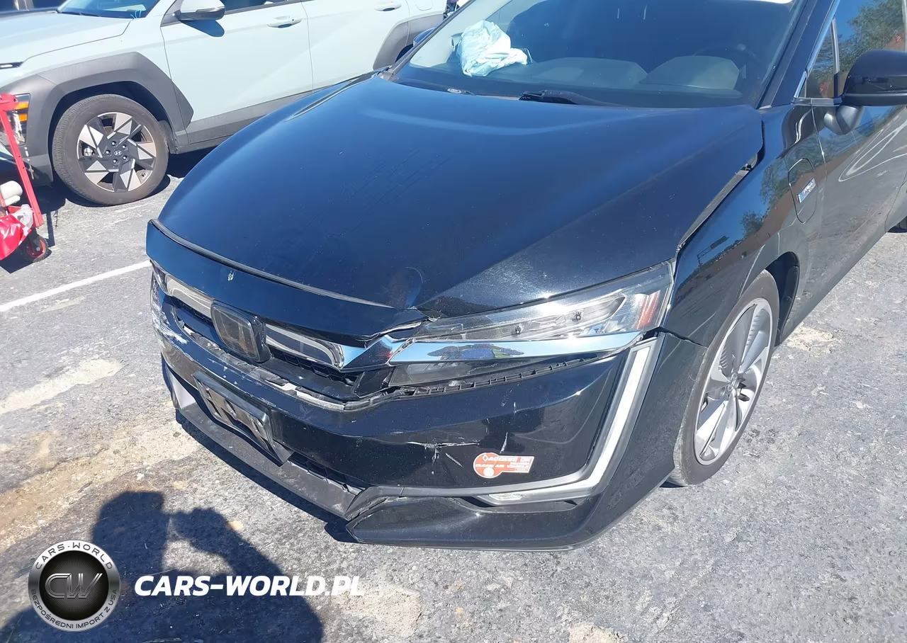 2018 Honda Clarity Plug-In Hybrid Touring VIN:JHMZC5F36JC008549 - 18