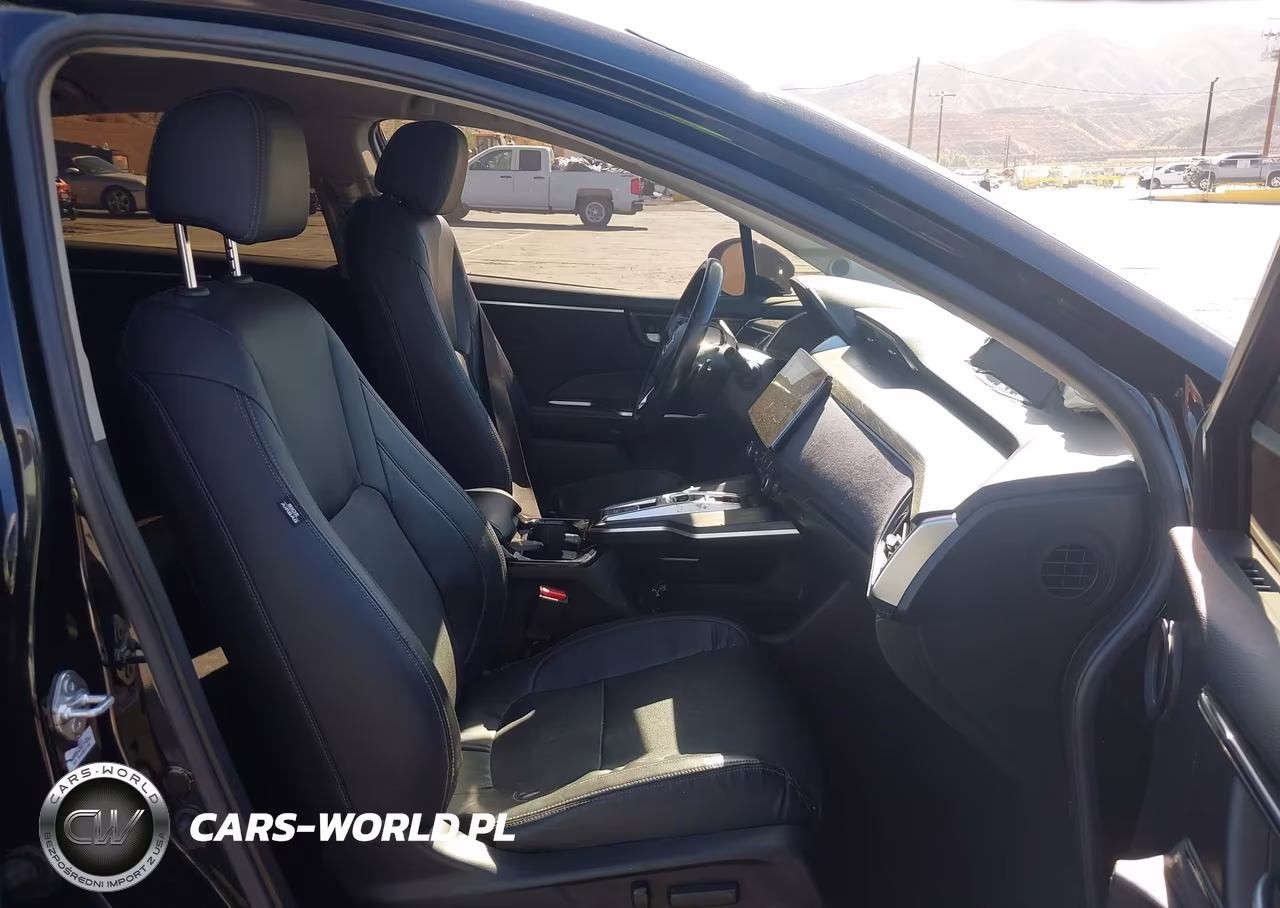2018 Honda Clarity Plug-In Hybrid Touring VIN:JHMZC5F36JC008549 - 5