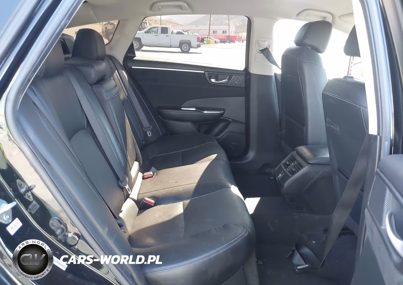 2018 Honda Clarity Plug-In Hybrid Touring VIN:JHMZC5F36JC008549 - 8