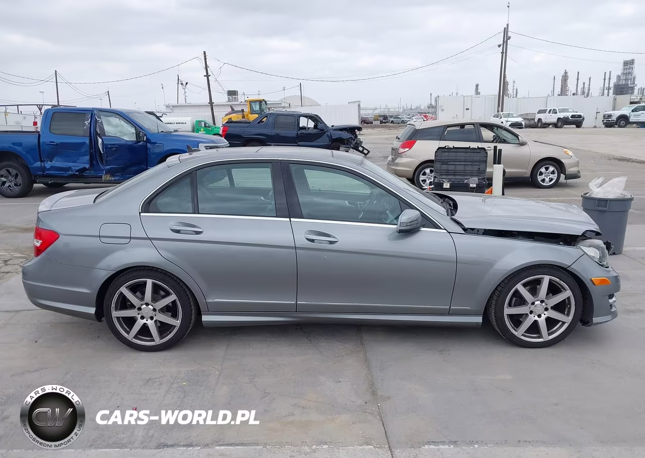 2013 Mercedes-Benz C 250 Sport VIN:WDDGF4HB2DR248865 - 13