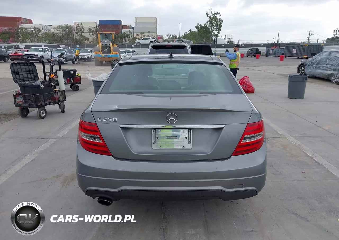 2013 Mercedes-Benz C 250 Sport VIN:WDDGF4HB2DR248865 - 16