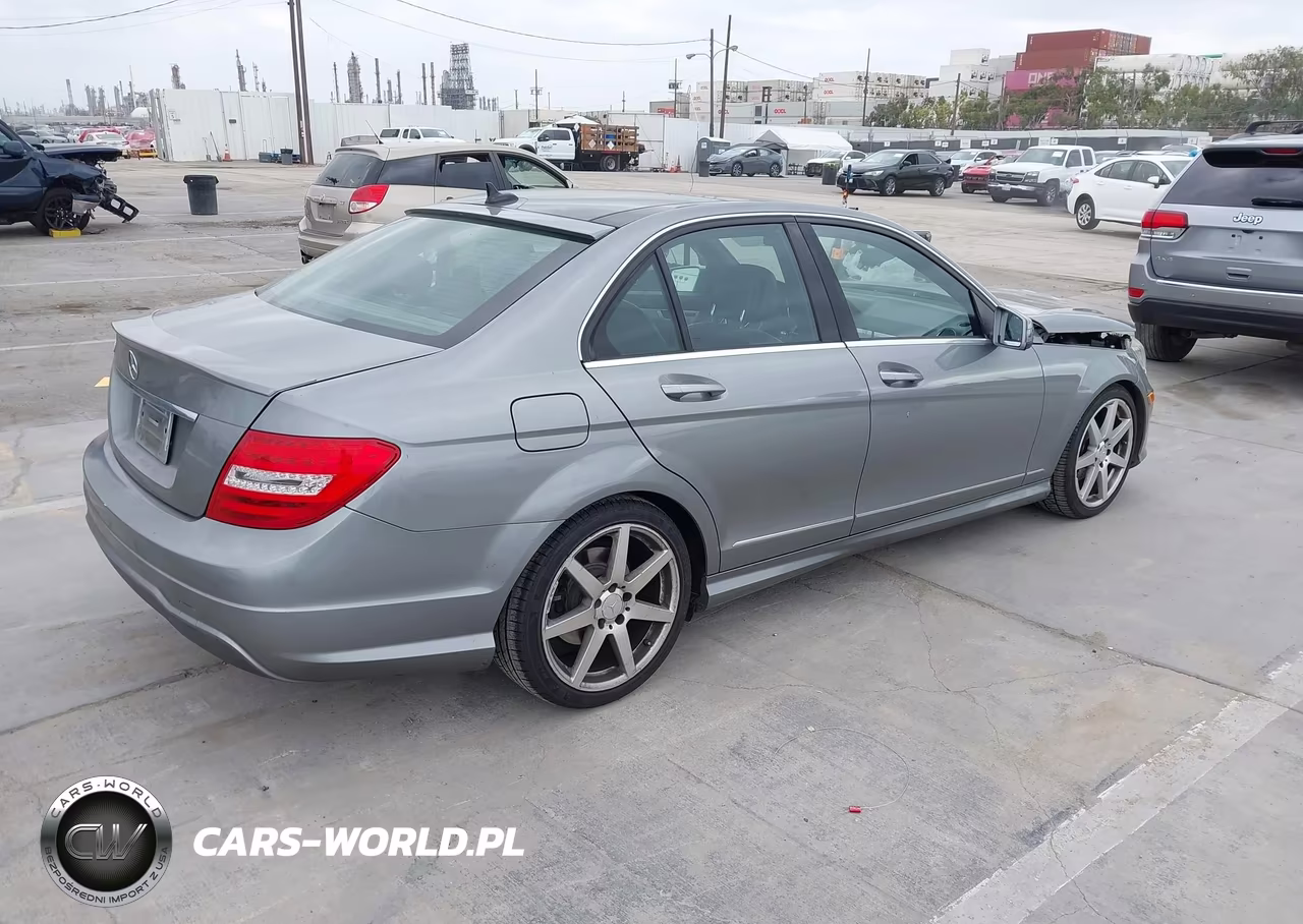 2013 Mercedes-Benz C 250 Sport VIN:WDDGF4HB2DR248865 - 4