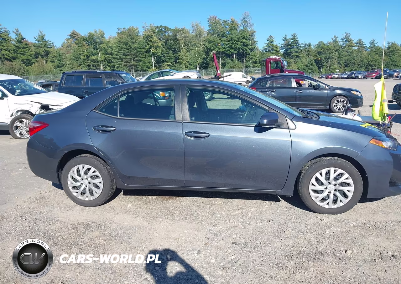 2017 Toyota Corolla Le VIN:2T1BURHEXHC753554 - 14