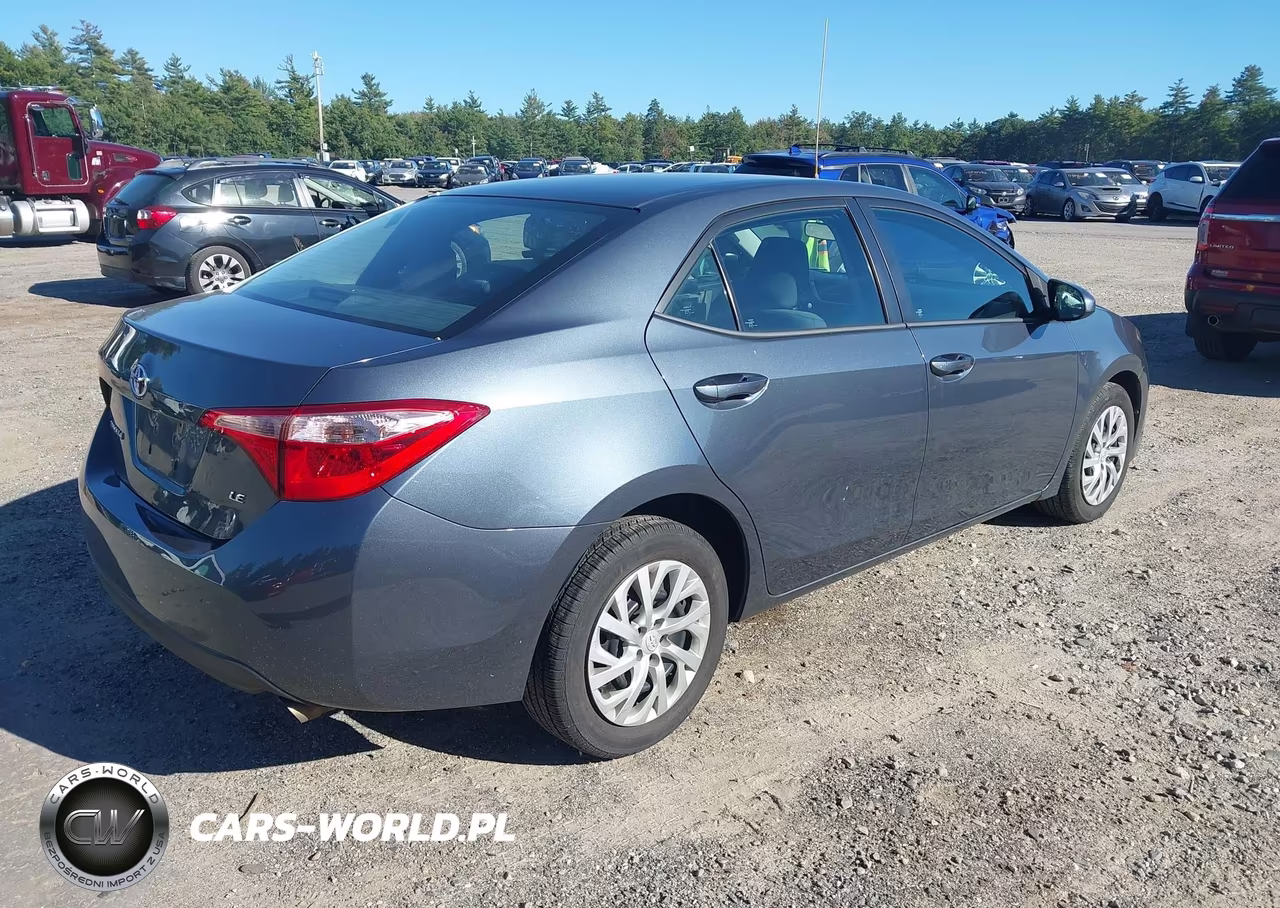 2017 Toyota Corolla Le VIN:2T1BURHEXHC753554 - 4