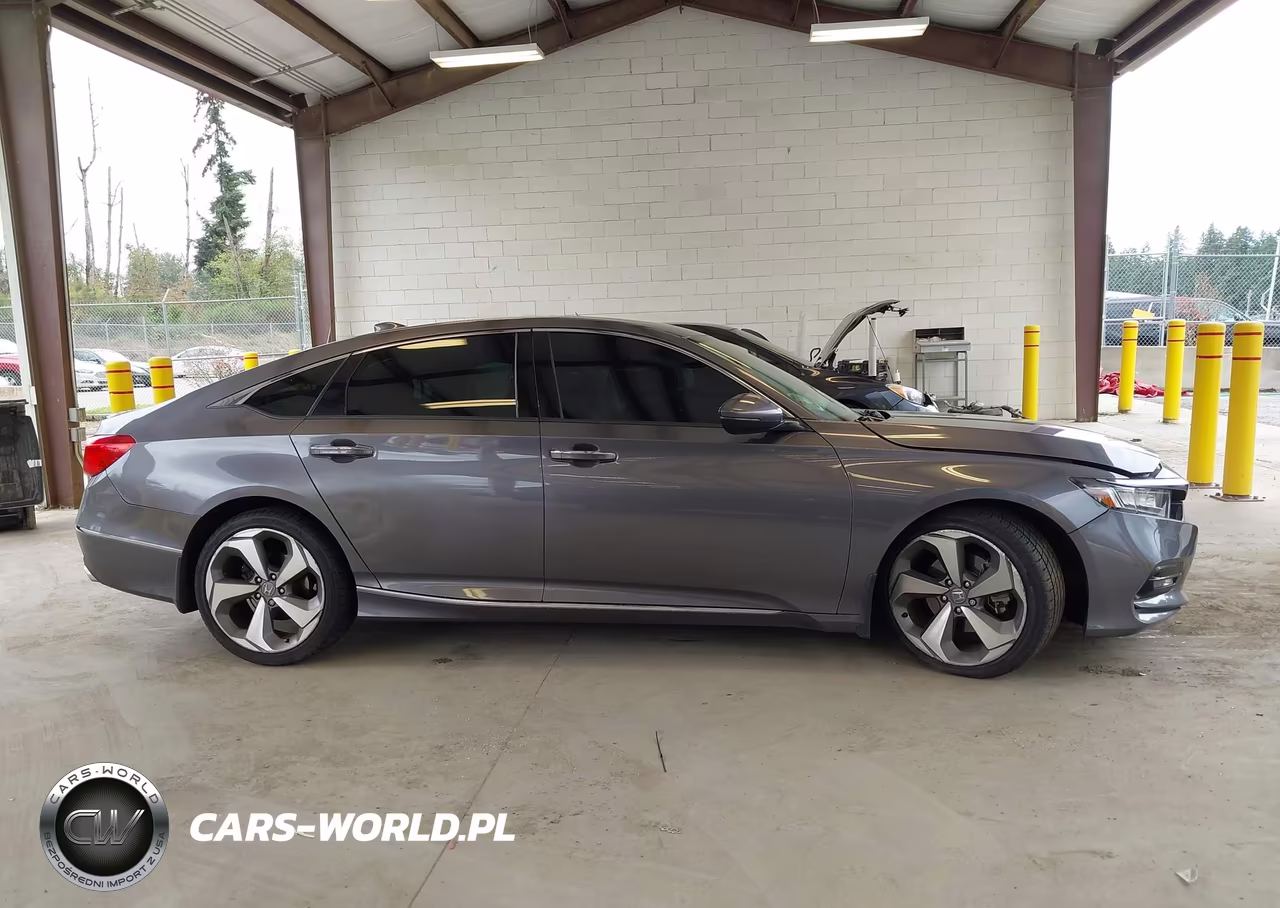 2018 Honda Accord Touring 2.0T VIN:1HGCV2F92JA051190 - 13