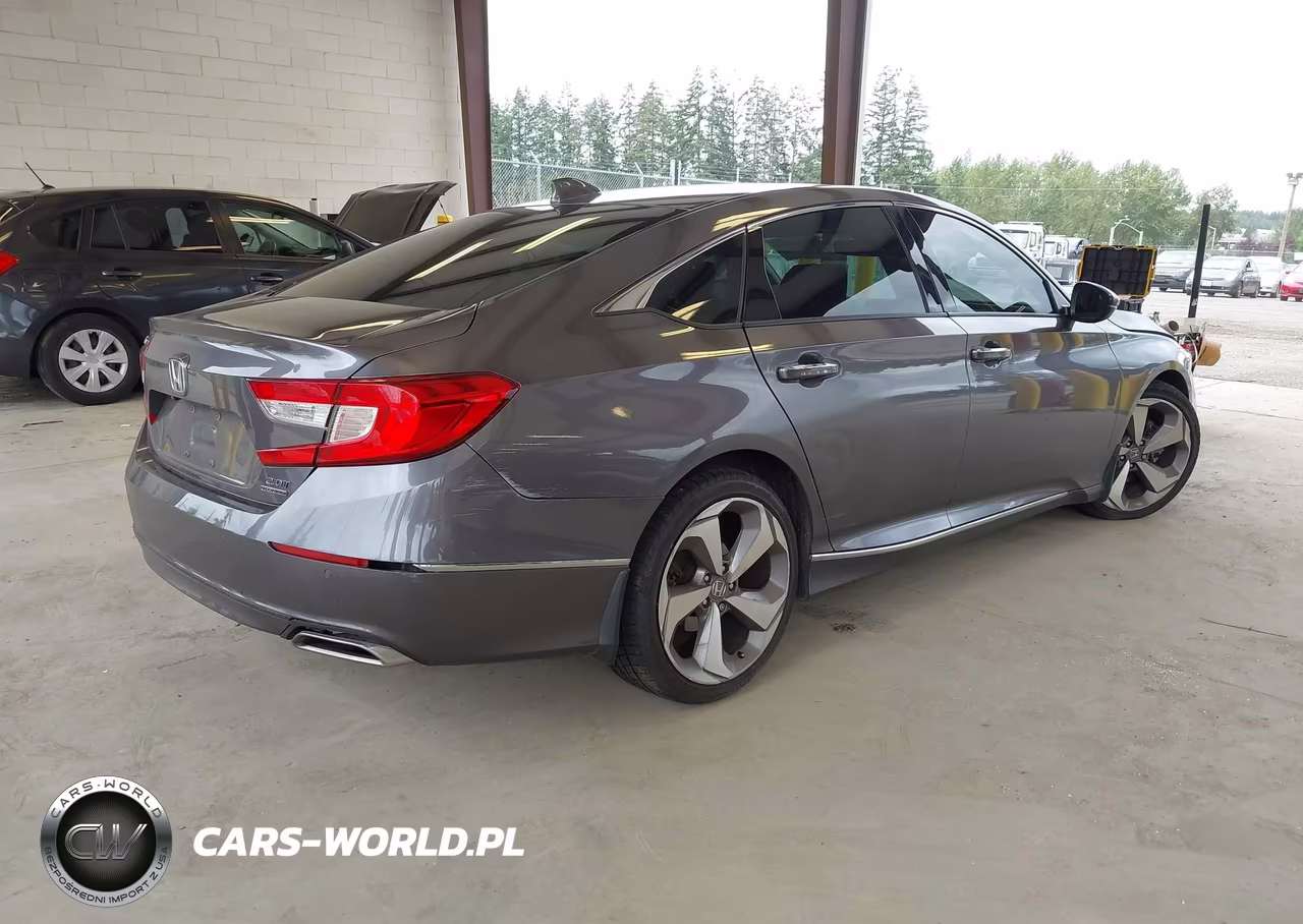 2018 Honda Accord Touring 2.0T VIN:1HGCV2F92JA051190 - 4