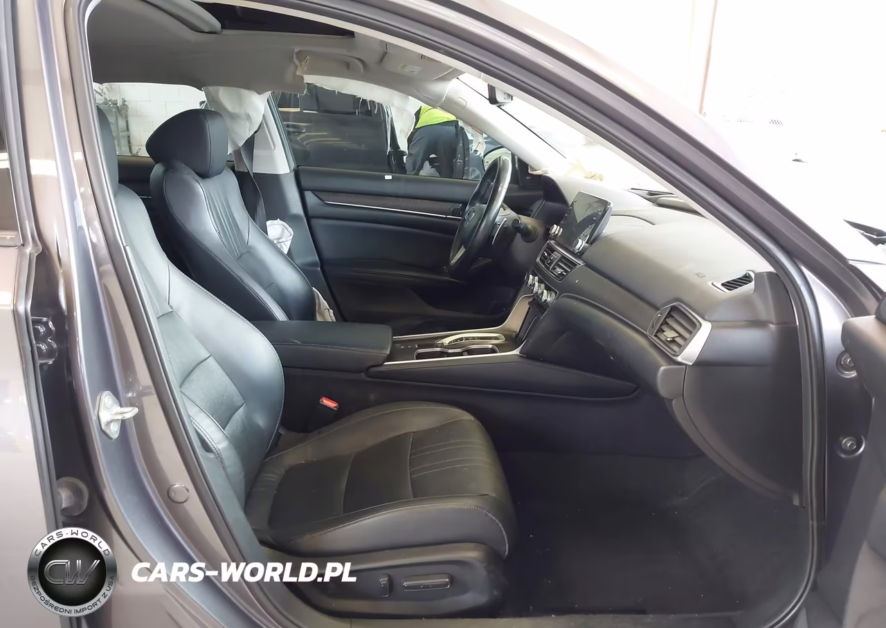 2018 Honda Accord Touring 2.0T VIN:1HGCV2F92JA051190 - 5