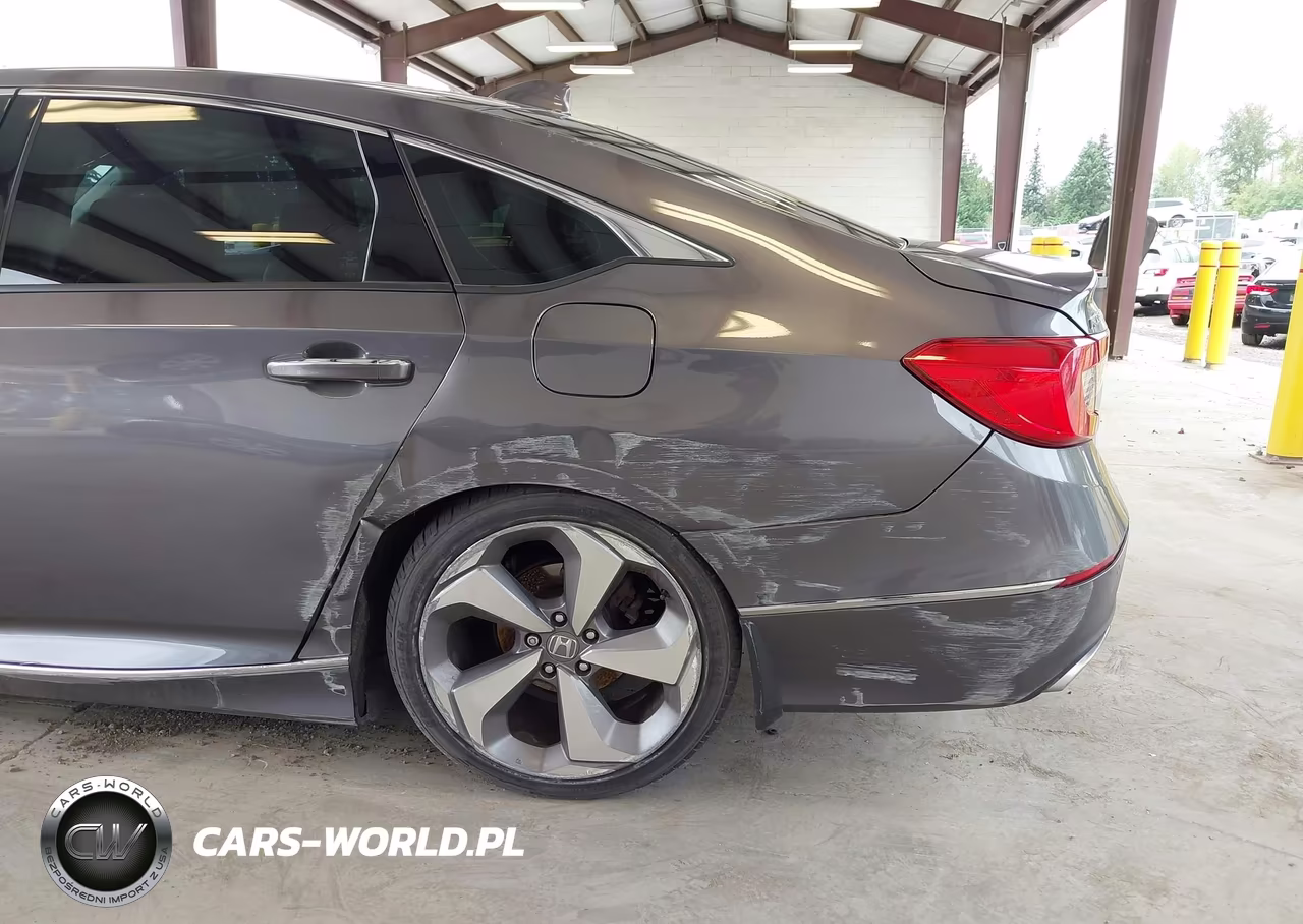 2018 Honda Accord Touring 2.0T VIN:1HGCV2F92JA051190 - 6