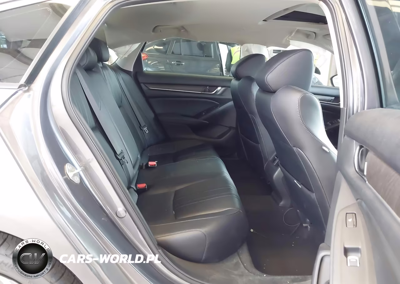 2018 Honda Accord Touring 2.0T VIN:1HGCV2F92JA051190 - 8