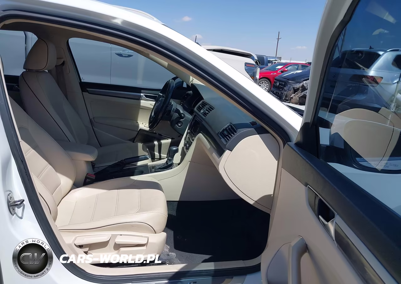 2016 Volkswagen Passat 1.8T R-Line VIN:1VWAT7A36GC067270 - 5