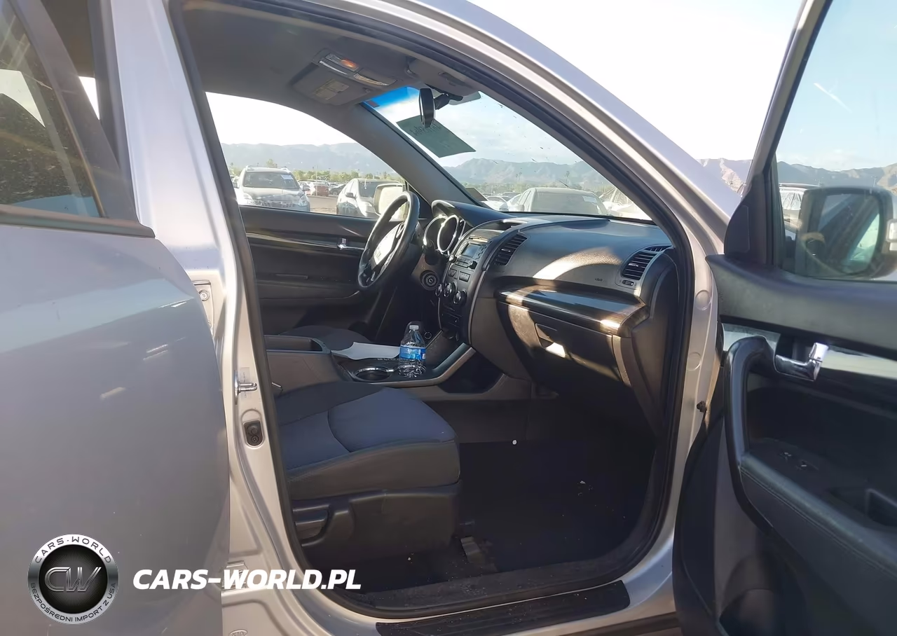 2012 Kia Sorento Lx VIN:5XYKT4A60CG206783 - 5