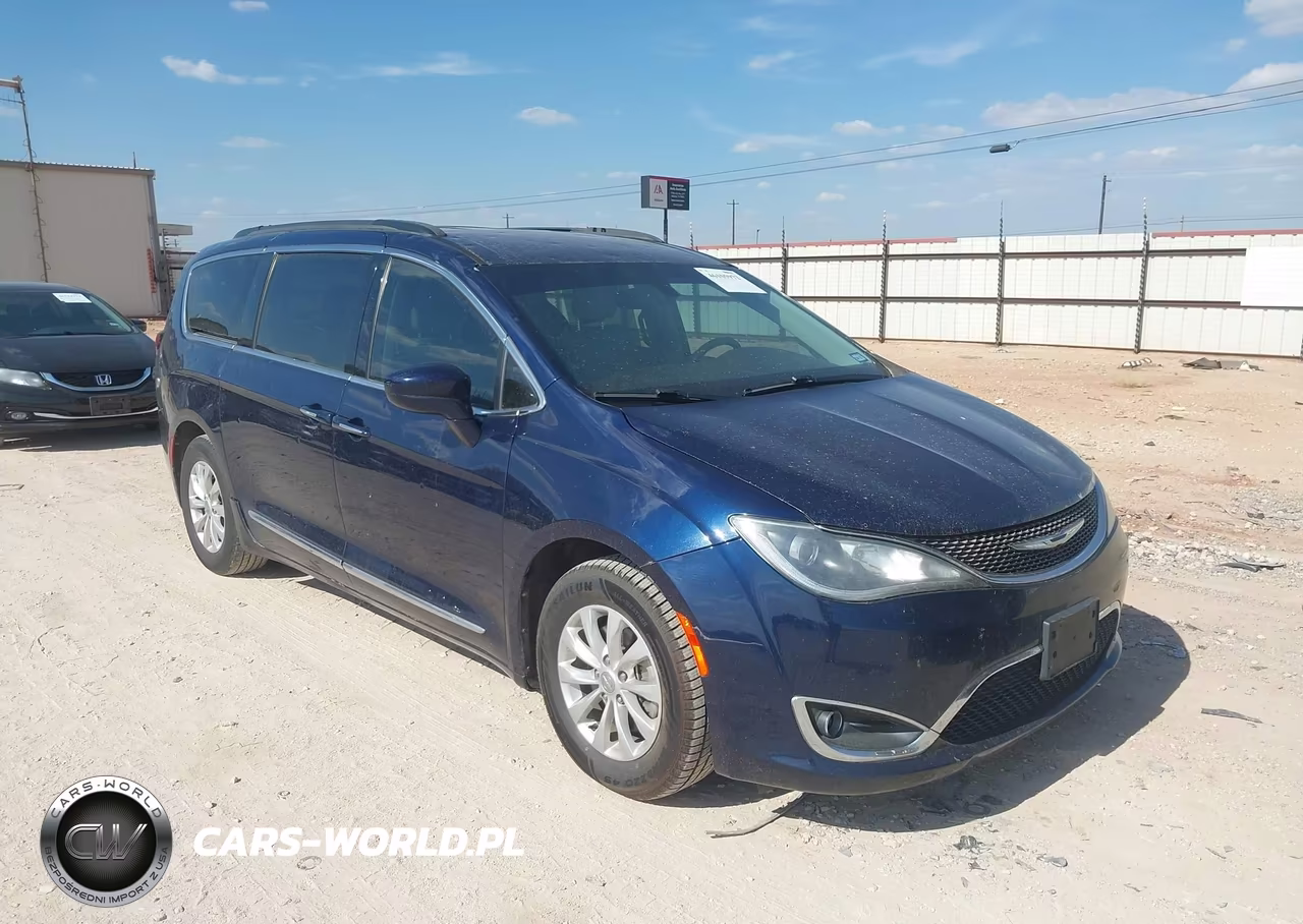 2017 Chrysler Pacifica Touring-L VIN:2C4RC1BGXHR665617 - 1
