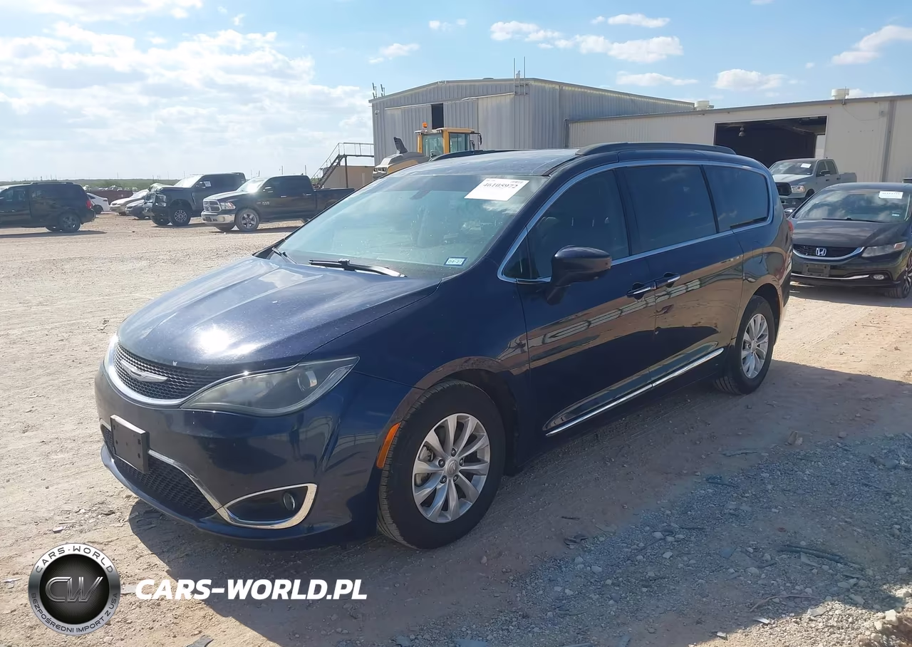 2017 Chrysler Pacifica Touring-L VIN:2C4RC1BGXHR665617 - 2