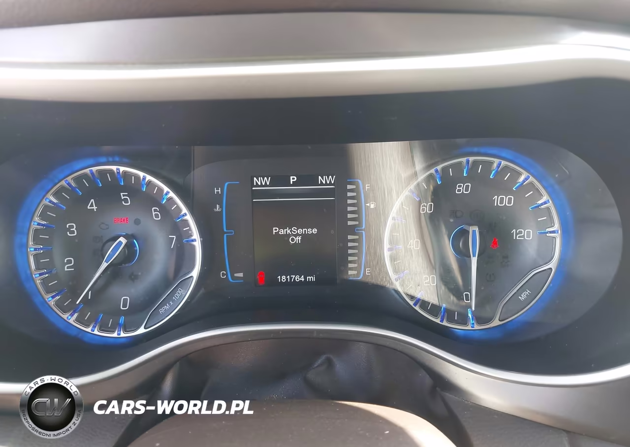 2017 Chrysler Pacifica Touring-L VIN:2C4RC1BGXHR665617 - 7