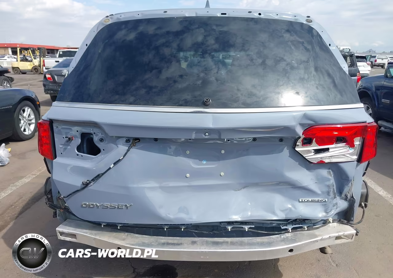 2023 Honda Odyssey Touring VIN:5FNRL6H85PB057639 - 17