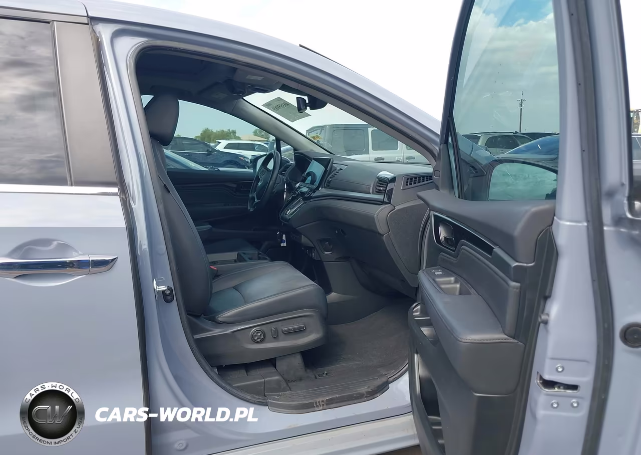 2023 Honda Odyssey Touring VIN:5FNRL6H85PB057639 - 5