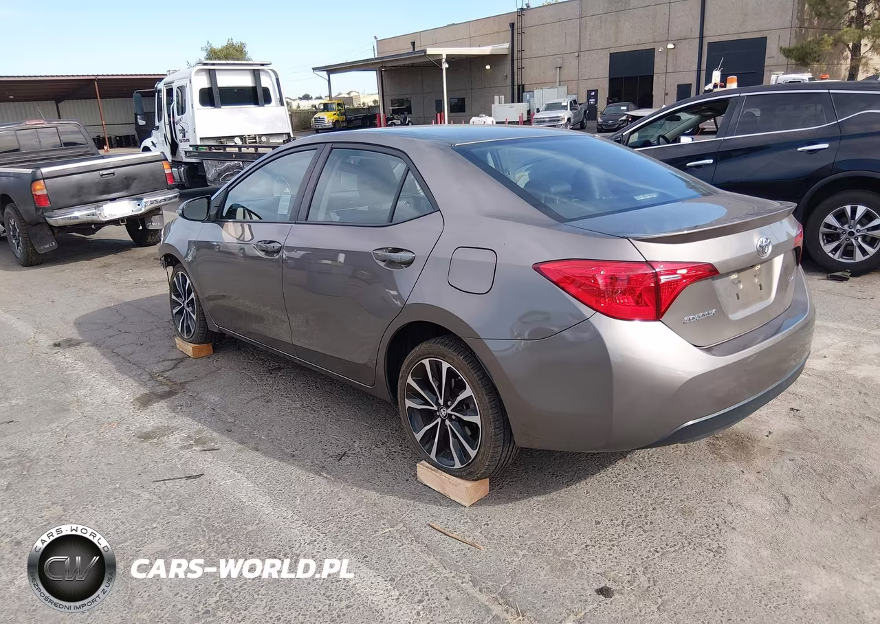 2017 Toyota Corolla Se VIN:5YFBURHE8HP636622 - 3