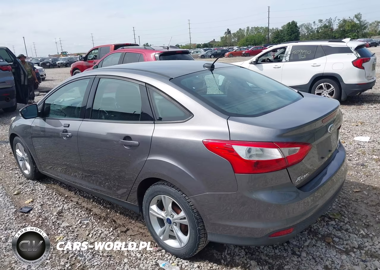2014 Ford Focus Se VIN:1FADP3F23EL349723 - 3