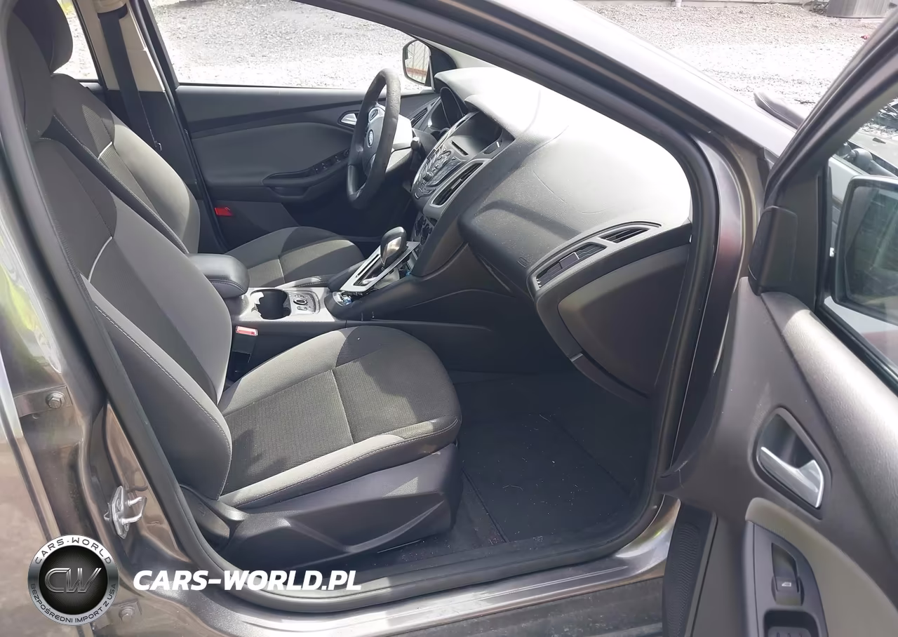 2014 Ford Focus Se VIN:1FADP3F23EL349723 - 5