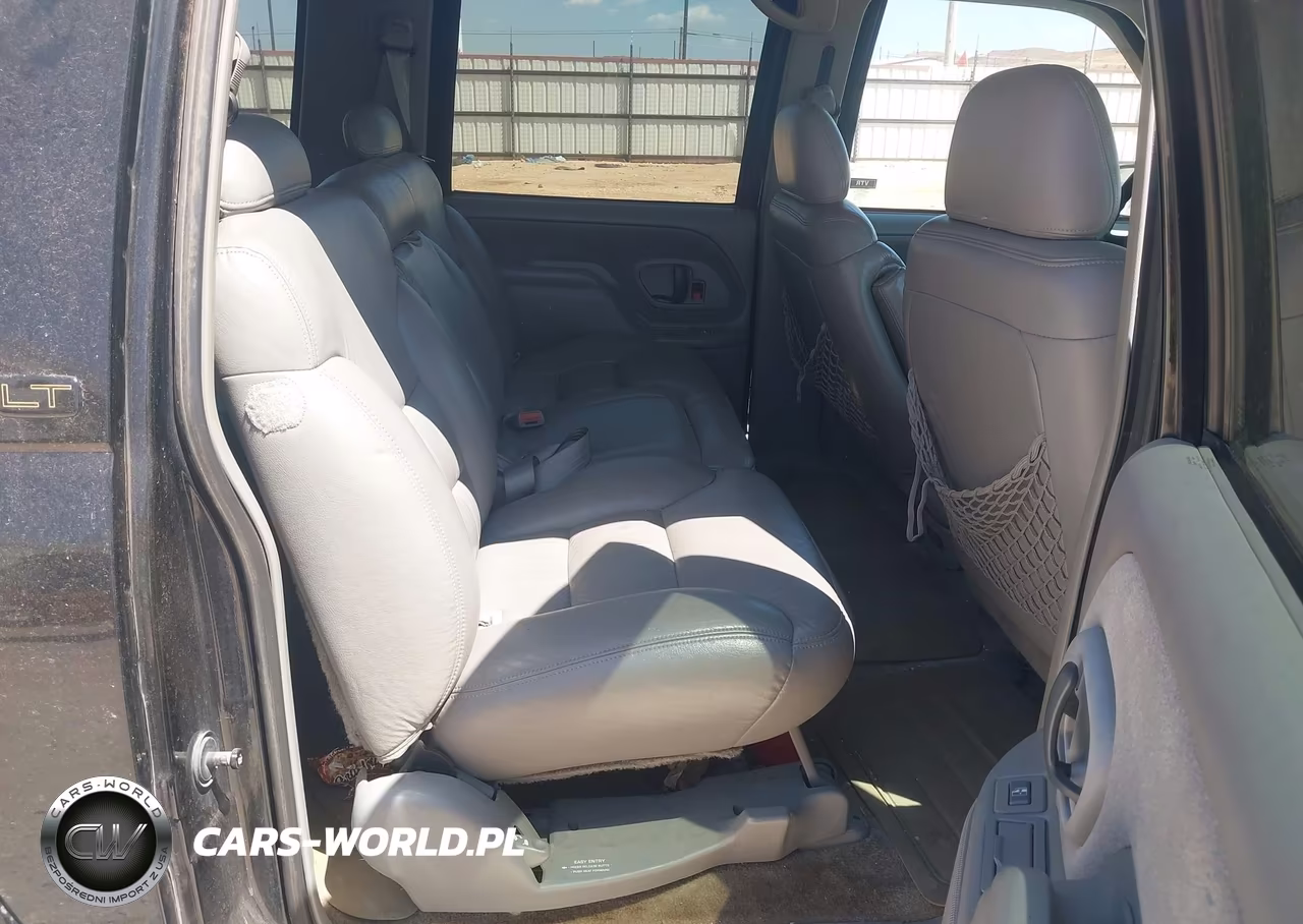 1998 Chevrolet Suburban 2500 VIN:1GNGK26J1WJ309197 - 8