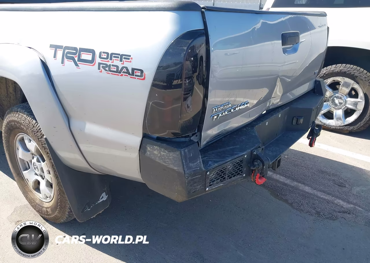 2015 Toyota Tacoma Base V6 VIN:5TFLU4EN5FX138291 - 13