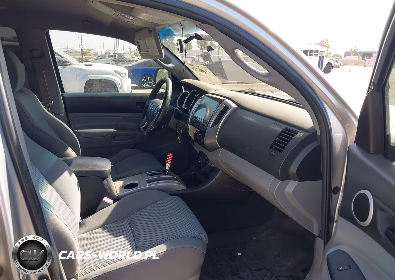 2015 Toyota Tacoma Base V6 VIN:5TFLU4EN5FX138291 - 5