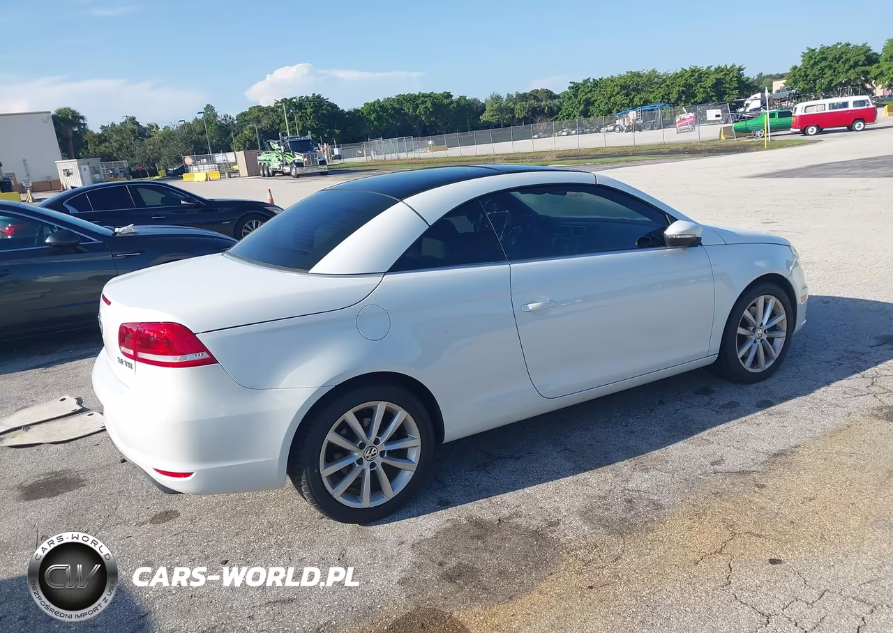 2015 Volkswagen Eos Komfort VIN:WVWBW8AH9FV001055 - 4