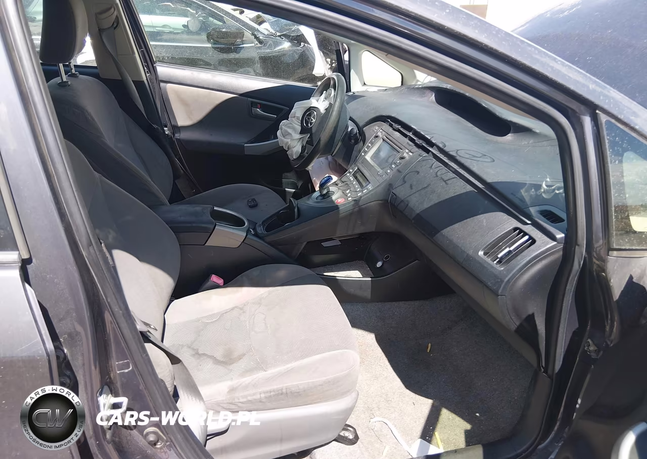2012 Toyota Prius Two VIN:JTDKN3DU9C1527056 - 5
