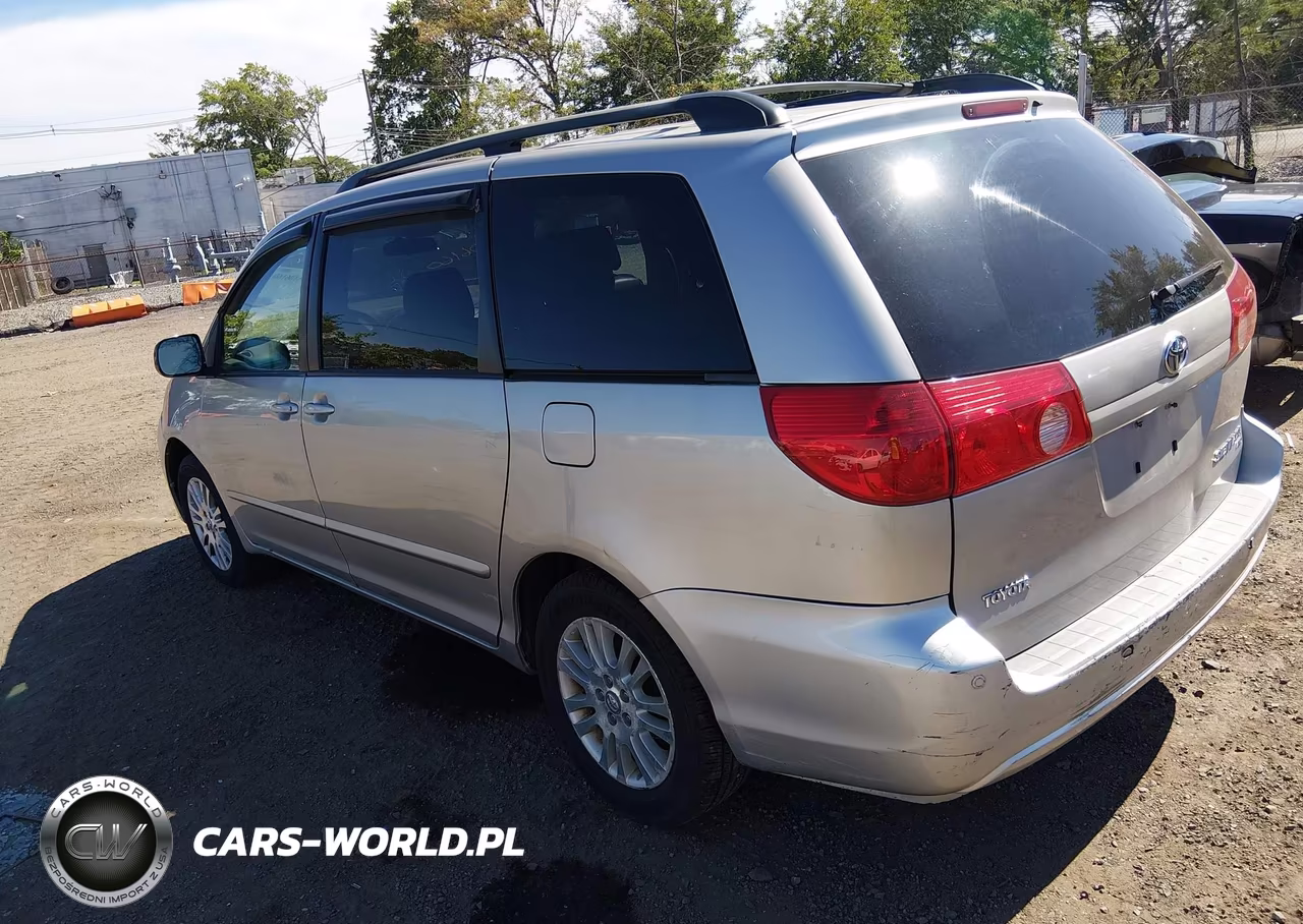 2008 Toyota Sienna Xle VIN:5TDBK22C28S010589 - 3