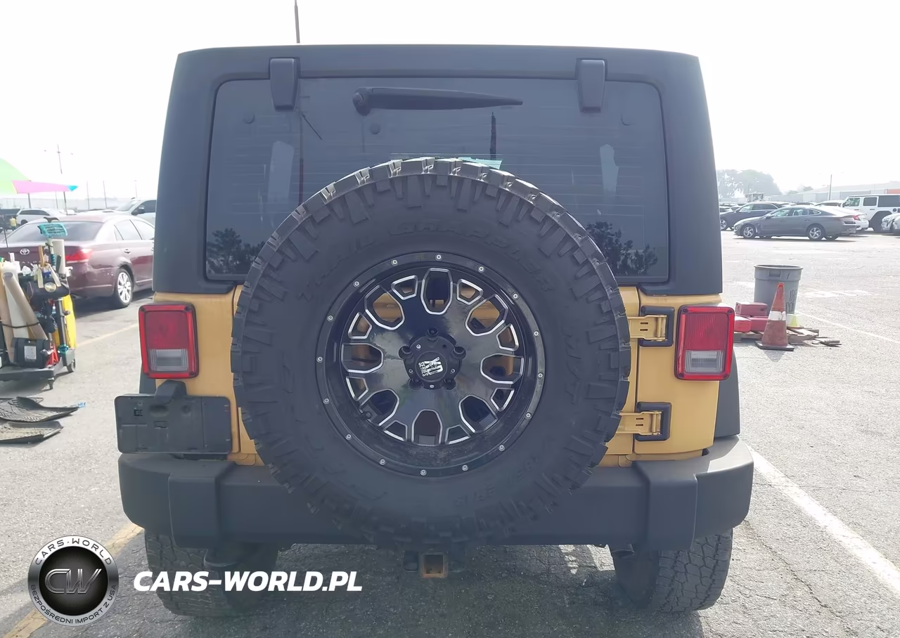 2014 Jeep Wrangler Unlimited Sport VIN:1C4BJWDGXEL221188 - 17