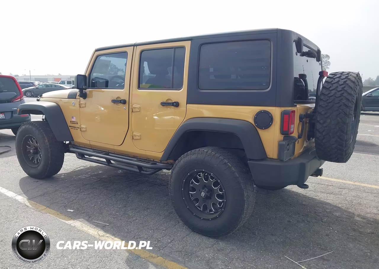 2014 Jeep Wrangler Unlimited Sport VIN:1C4BJWDGXEL221188 - 3
