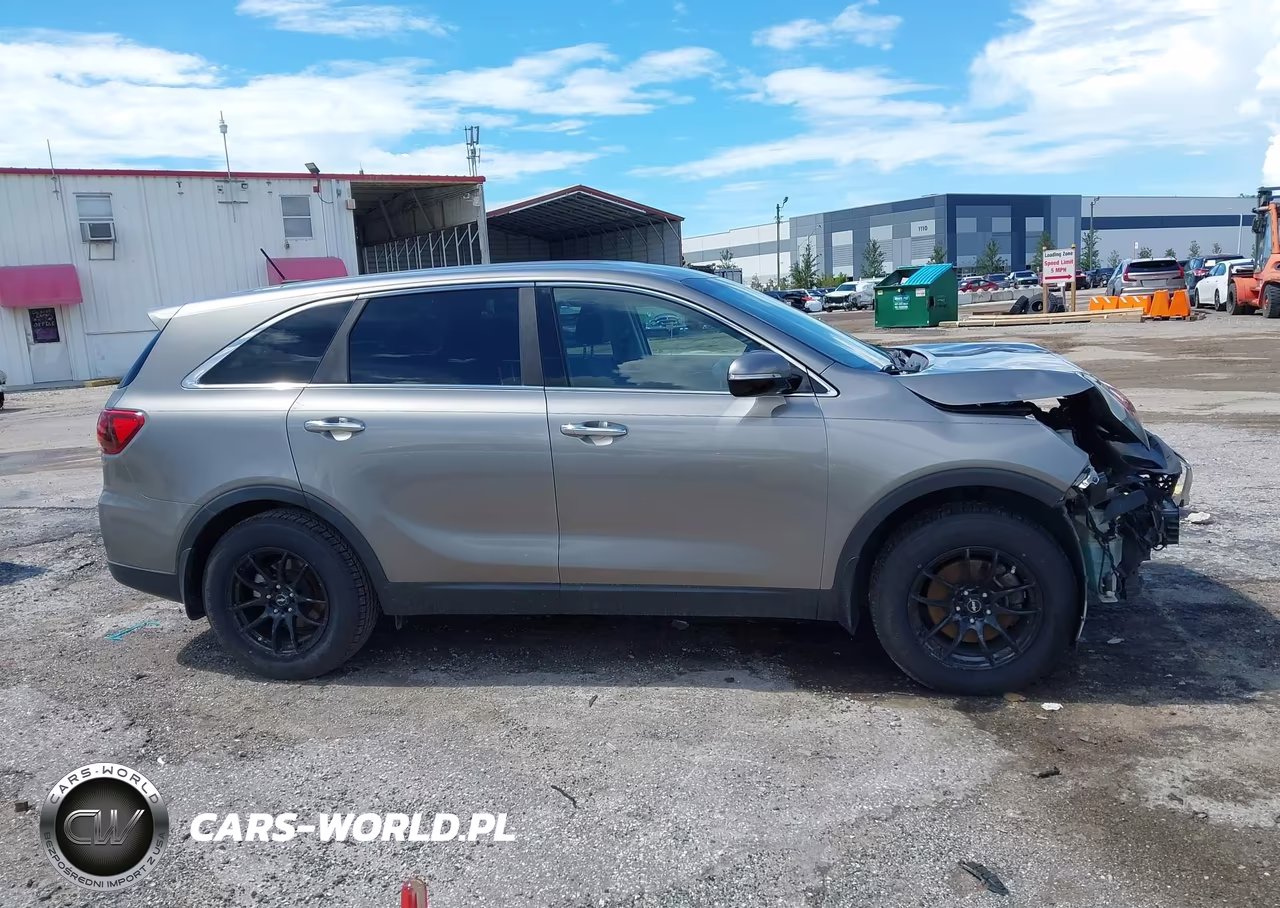2019 Kia Sorento 2.4L L VIN:5XYPG4A31KG521610 - 14