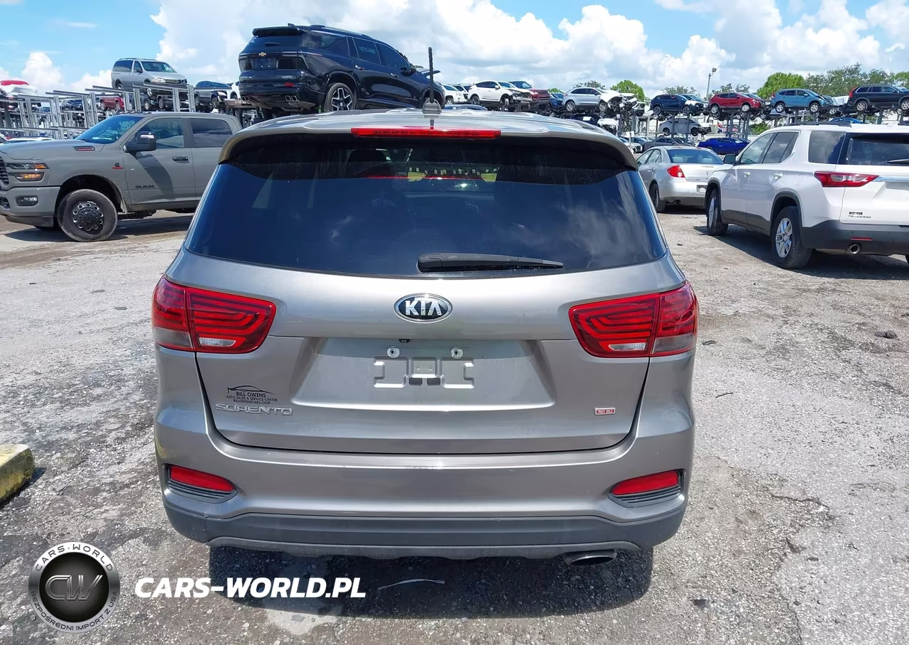 2019 Kia Sorento 2.4L L VIN:5XYPG4A31KG521610 - 17