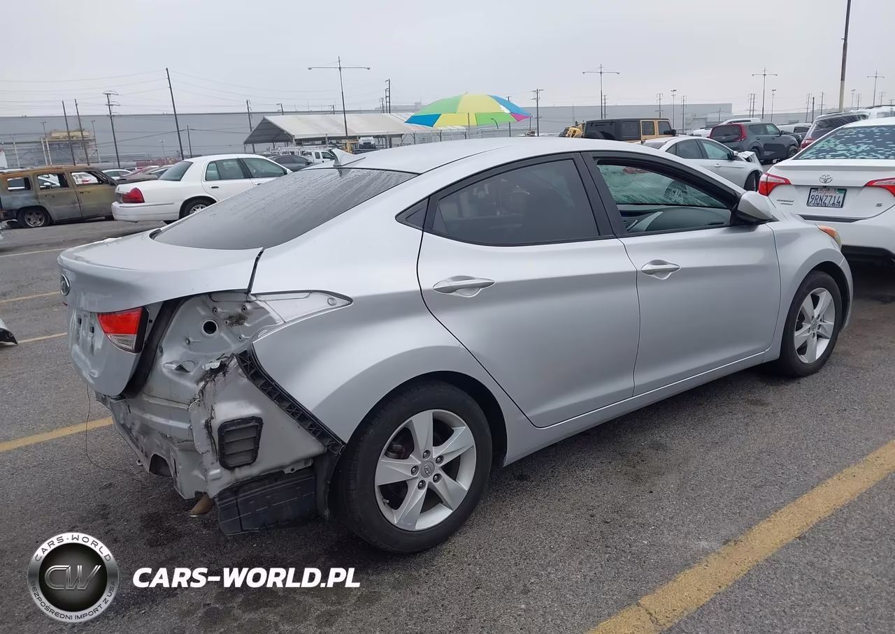 2013 Hyundai Elantra Gls VIN:KMHDH4AE9DU543028 - 4