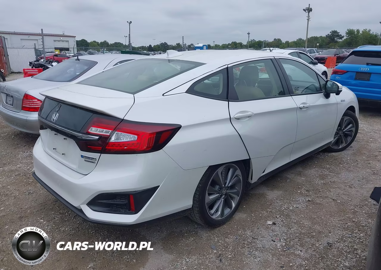 2018 Honda Clarity Plug-In Hybrid Touring VIN:JHMZC5F32JC019368 - 4
