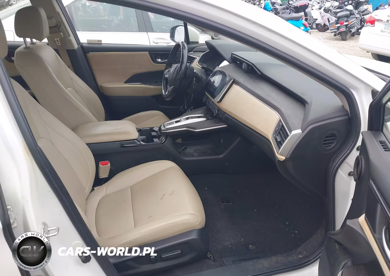 2018 Honda Clarity Plug-In Hybrid Touring VIN:JHMZC5F32JC019368 - 5