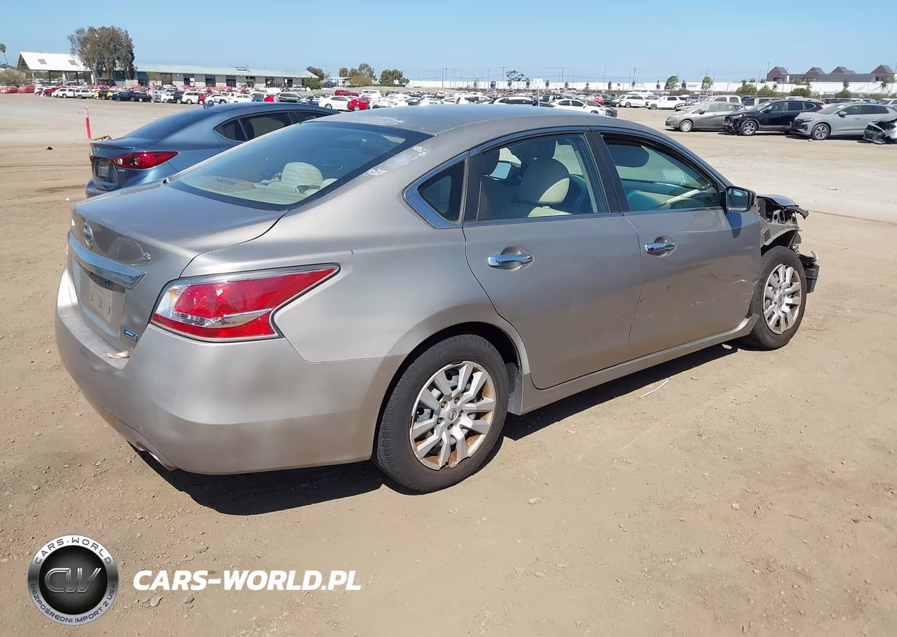 2014 Nissan Altima 2.5 S VIN:1N4AL3AP4EC131520 - 4