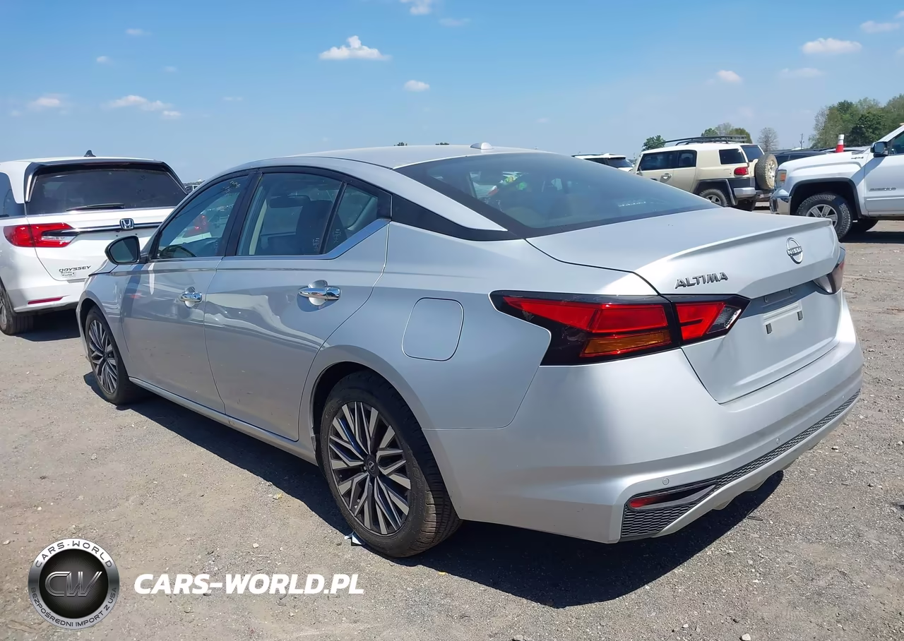 2025 Nissan Altima Sv Fwd VIN:1N4BL4DVXSN386550 - 3