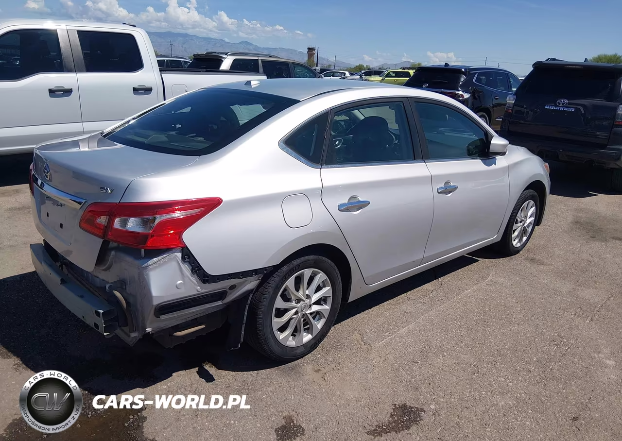 2018 Nissan Sentra Sv VIN:3N1AB7AP3JL624322 - 4