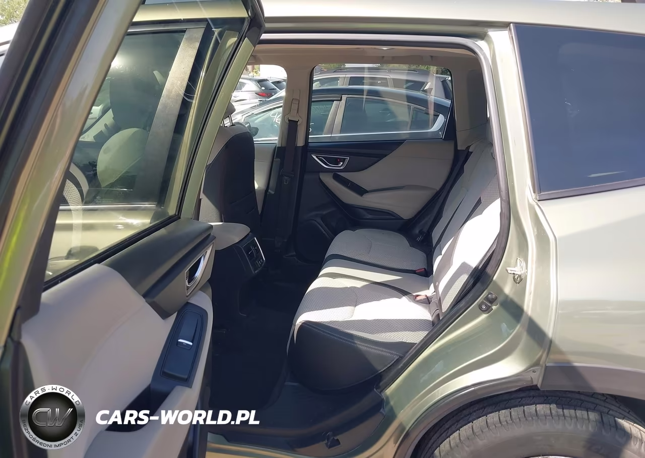 2019 Subaru Forester Premium VIN:JF2SKAGCXKH427720 - 8