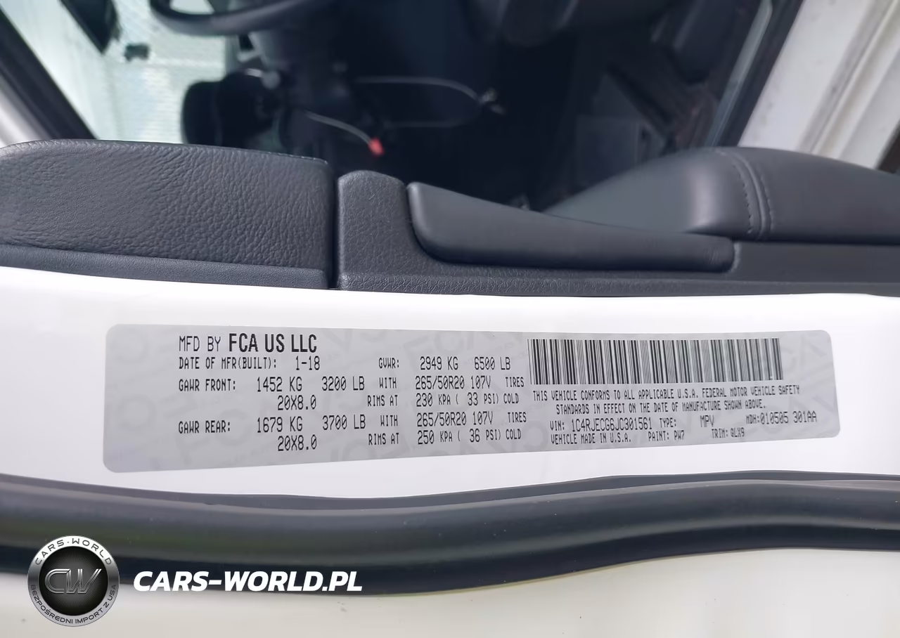 2018 Jeep Grand Cherokee High Altitude 4X2 VIN:1C4RJECG6JC301561 - 9
