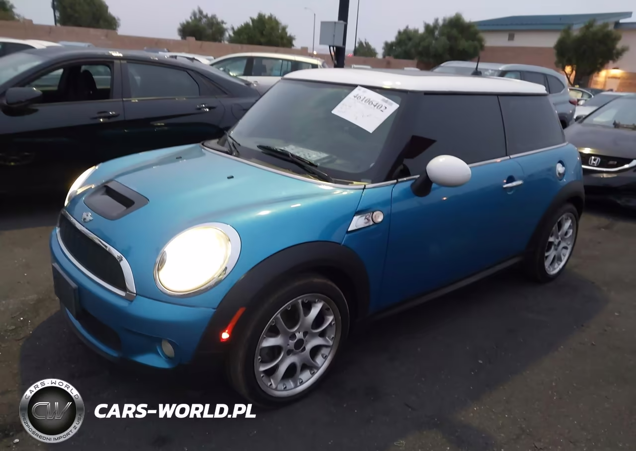 2007 Mini Cooper S VIN:WMWMF73537TL90100 - 2