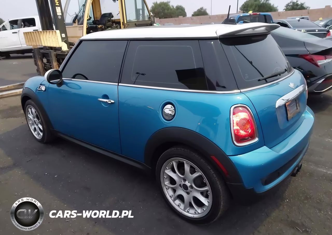 2007 Mini Cooper S VIN:WMWMF73537TL90100 - 3