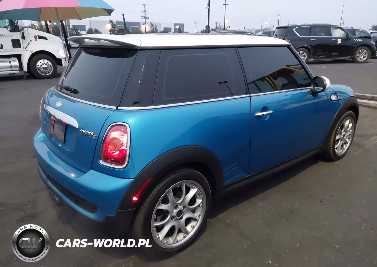 2007 Mini Cooper S VIN:WMWMF73537TL90100 - 4