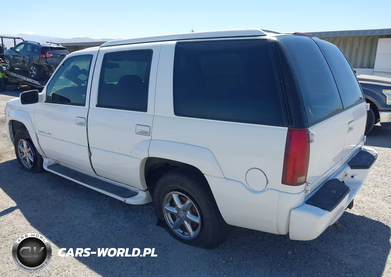 2000 Cadillac Escalade Standard VIN:1GYEK13R2YR154422 - 3