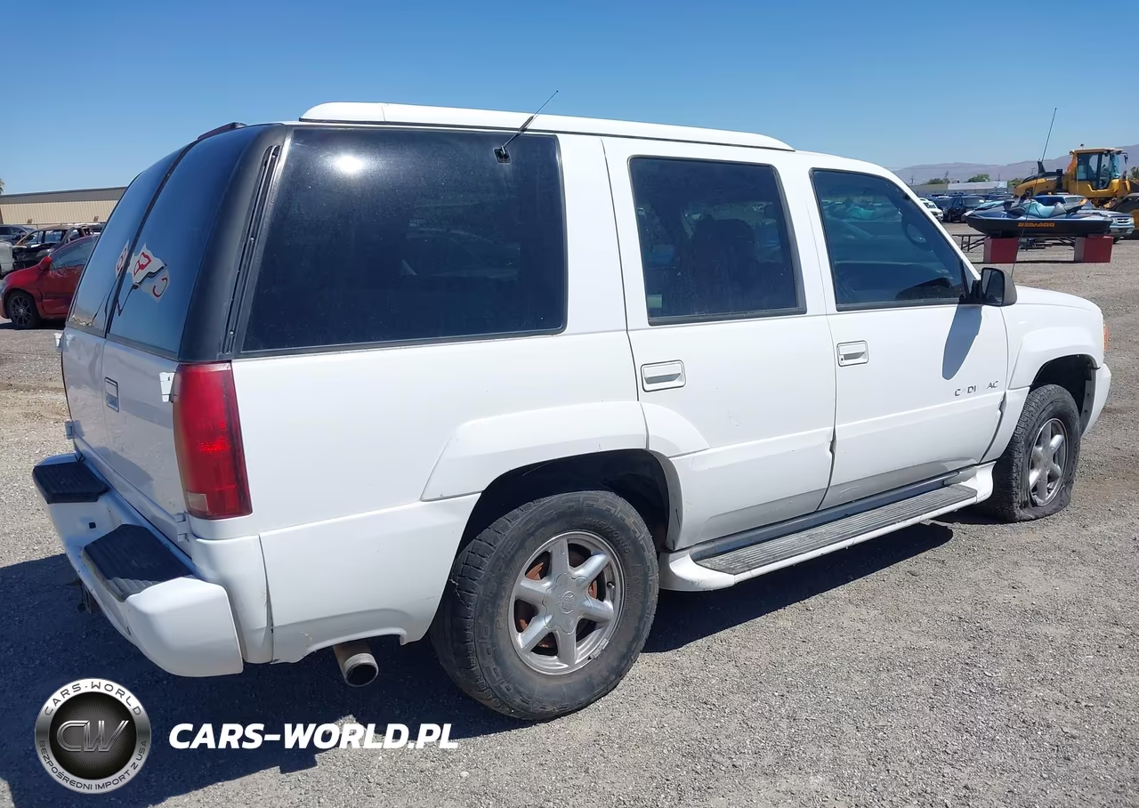 2000 Cadillac Escalade Standard VIN:1GYEK13R2YR154422 - 4