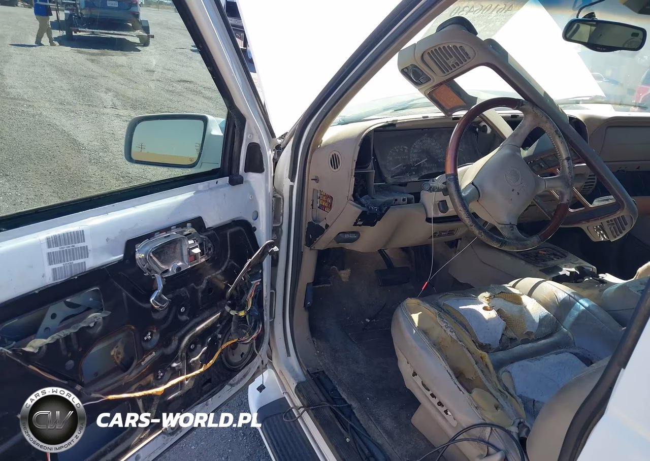 2000 Cadillac Escalade Standard VIN:1GYEK13R2YR154422 - 6