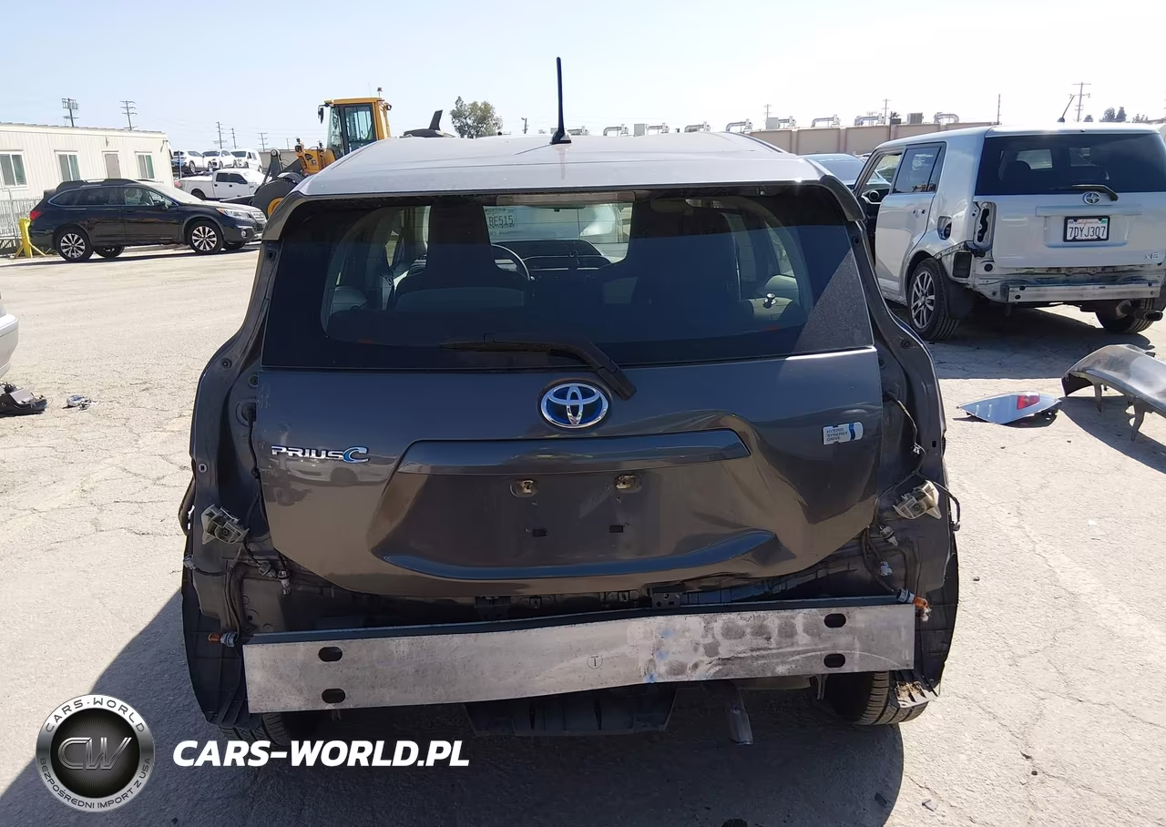 2014 Toyota Prius C One VIN:JTDKDTB35E1076594 - 6