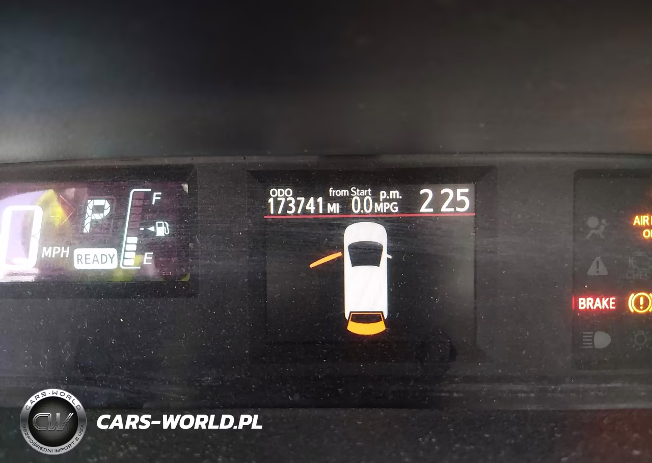 2014 Toyota Prius C One VIN:JTDKDTB35E1076594 - 7