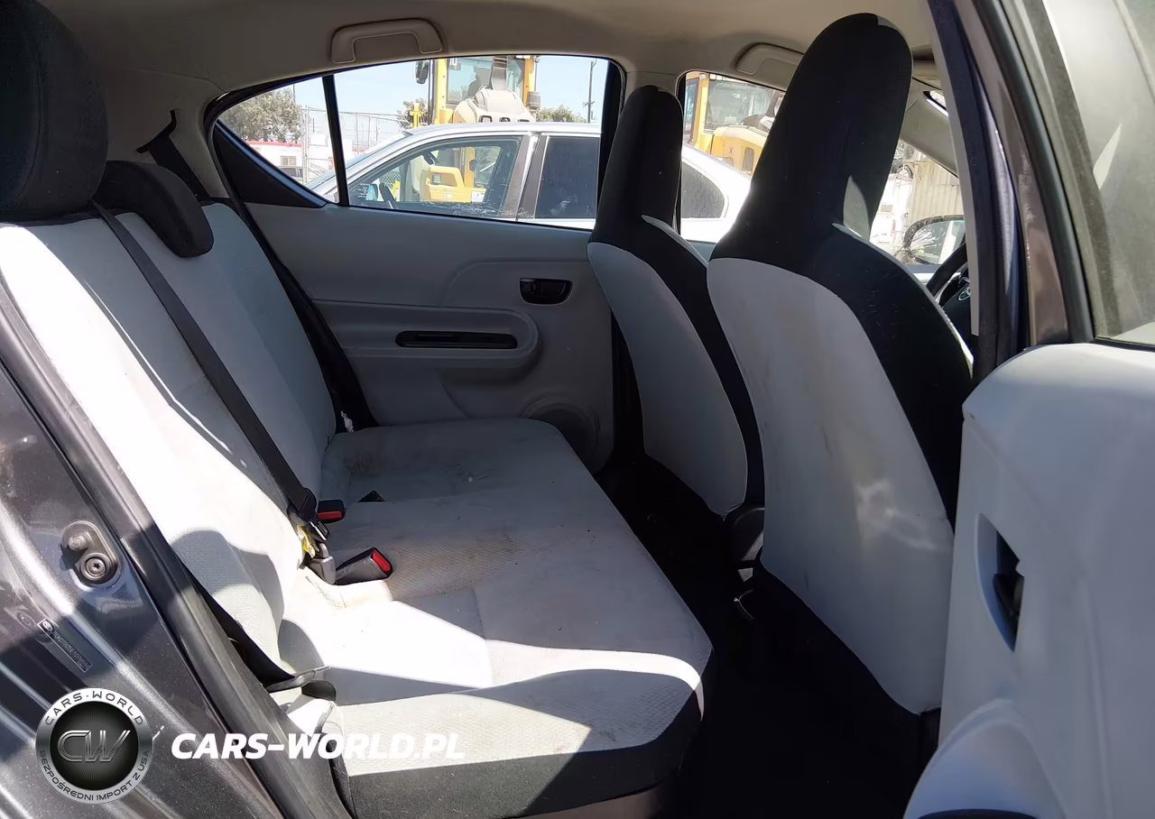 2014 Toyota Prius C One VIN:JTDKDTB35E1076594 - 8